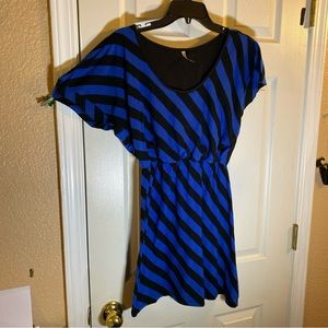 Club Soda Women M MEDIUM Fit & Flare Dress Striped Geometric Summer Party Adult